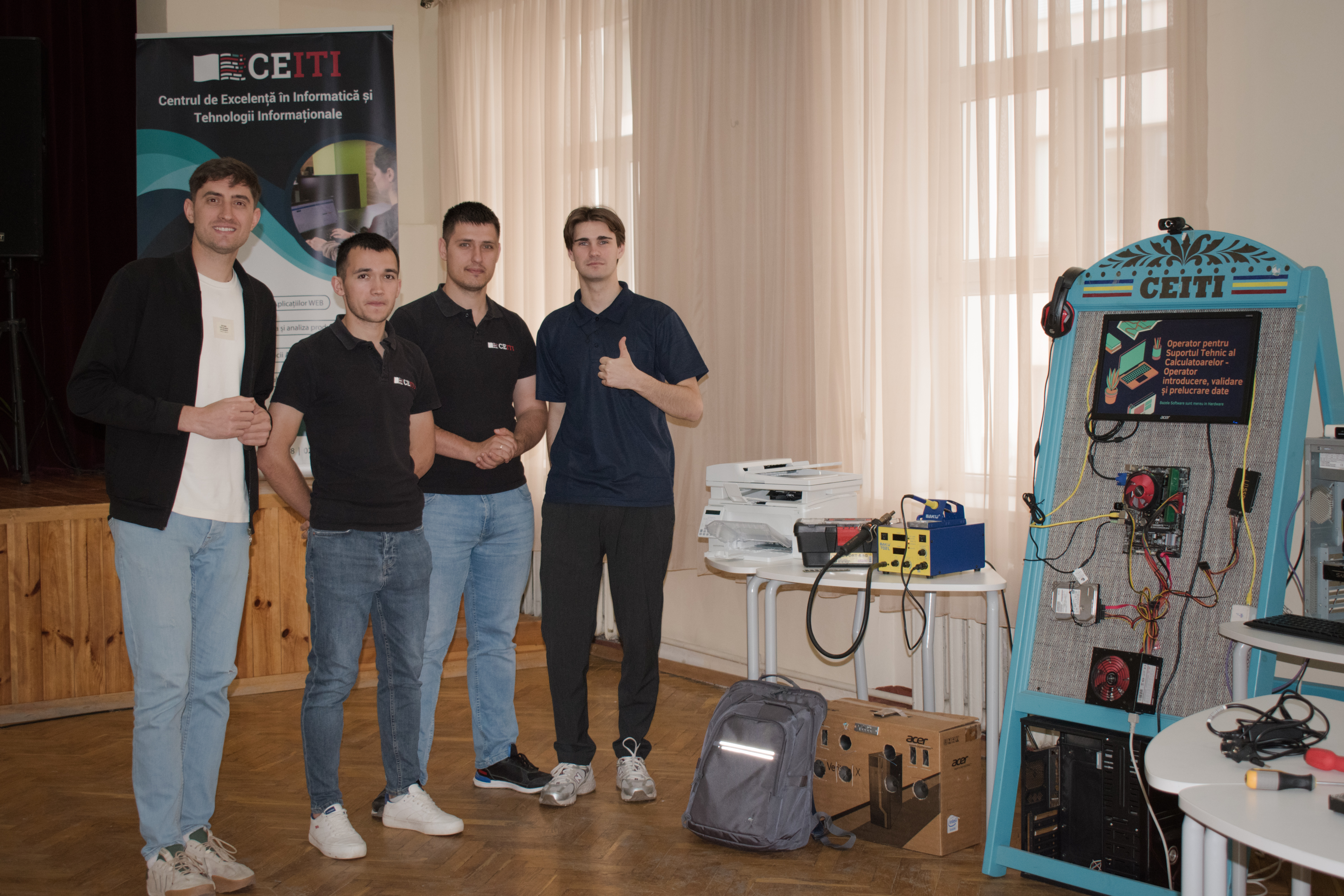 Studenți CEITI la expoziție